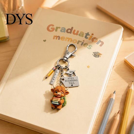 Students Backpack Charm Holding Book Highland Cow Keychain, Cattle Keyring Pendant, Handbags Keychain Decorative Charm, Back to School Gift