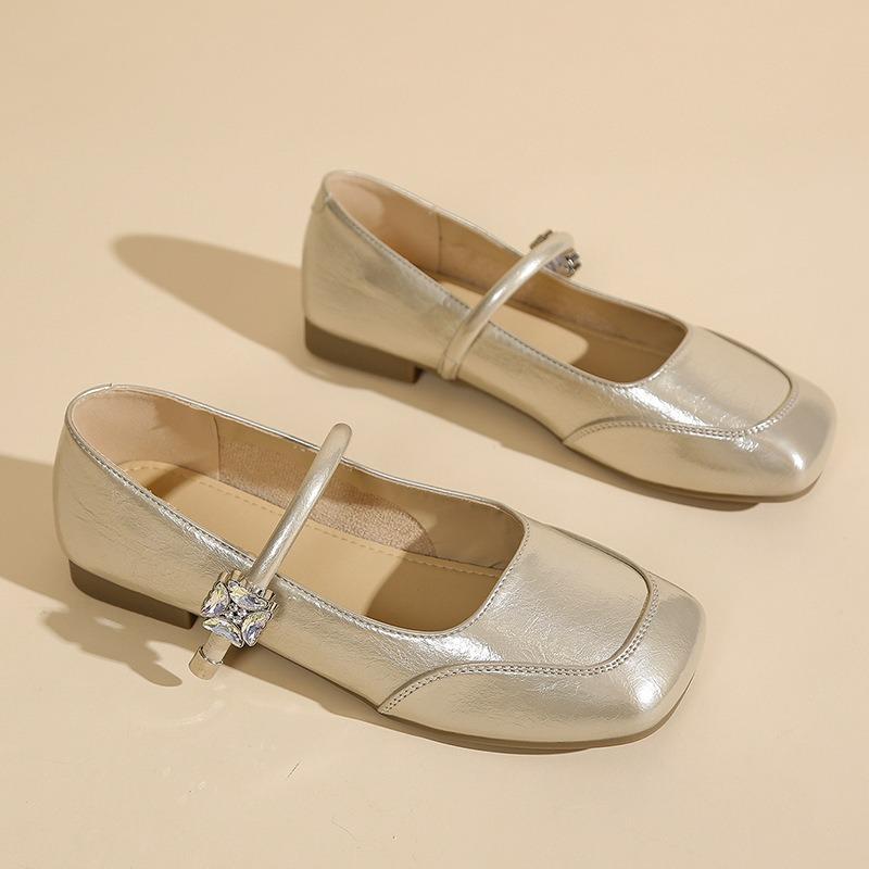 

С юбкой туфли Мэри Джейн с квадратным носком женские летние и осенние новые с мелким вырезом на плоской подошве на одном ремешке женские туфли 40 шампанского