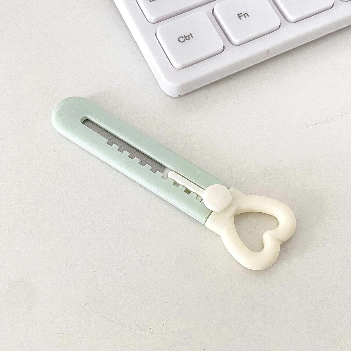 

Нож в форме сердца для бумаг, карманный нож, безопасный нож для коробок, открывалка для конвертов, сменное лезвие, канцелярские принадлежности зелёный