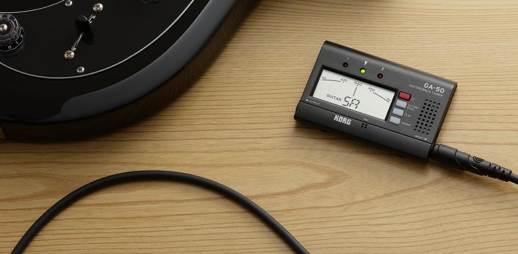 KORG Tuner Ideal für das persönliche Üben Mit Ausgang Gitarre Bass Flache Stimmung Kompatibel mit langen Skalen 135 Stunden Dauerbetrieb Leicht und