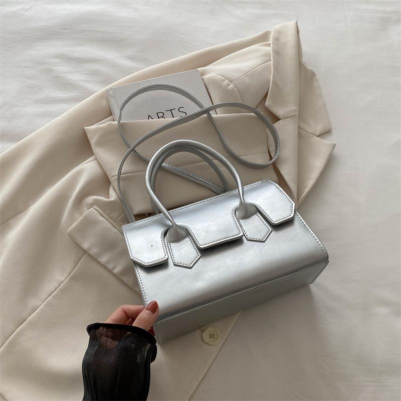 Simple and fashionable single shoulder small square bag women's 2025 autumn new trendy and beautiful niche design popular messenger bag