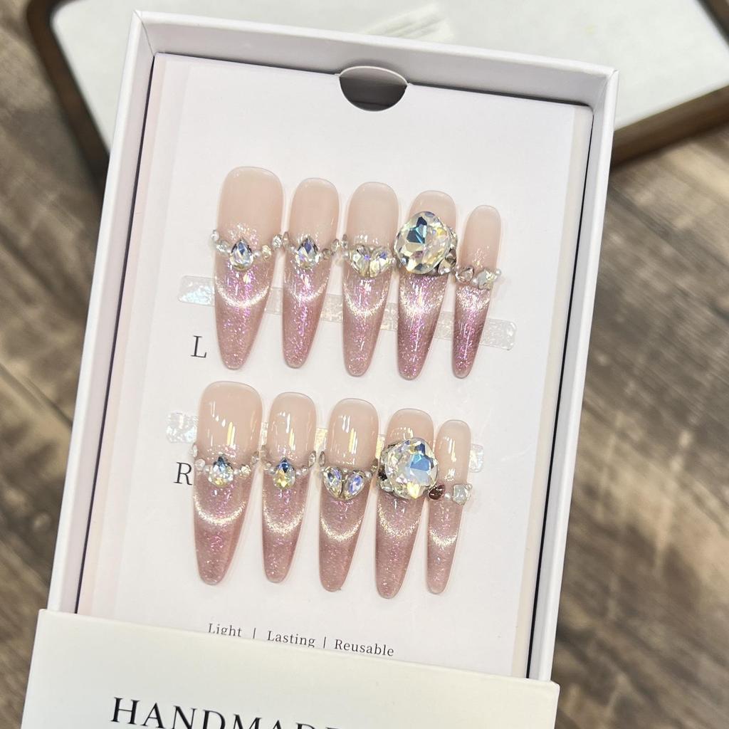 Dairuisen Purple Cat Eye Manicure: Handmade Wearable Nails with Crushed Diamond Detachable Pieces