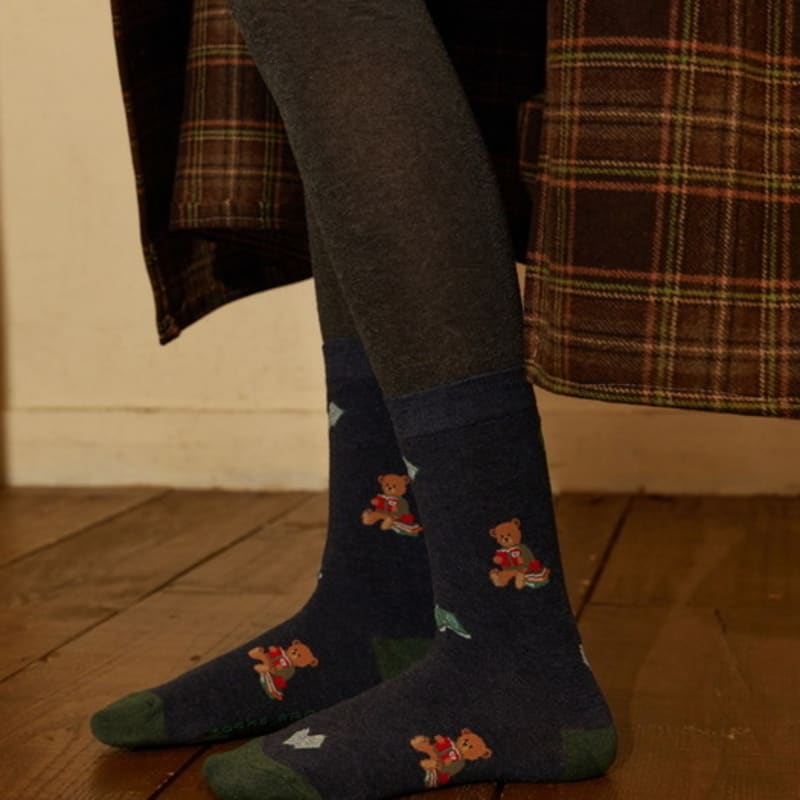 

НОСКИ ПРИВЛЕКАЮТ внимание медведь читает книги free