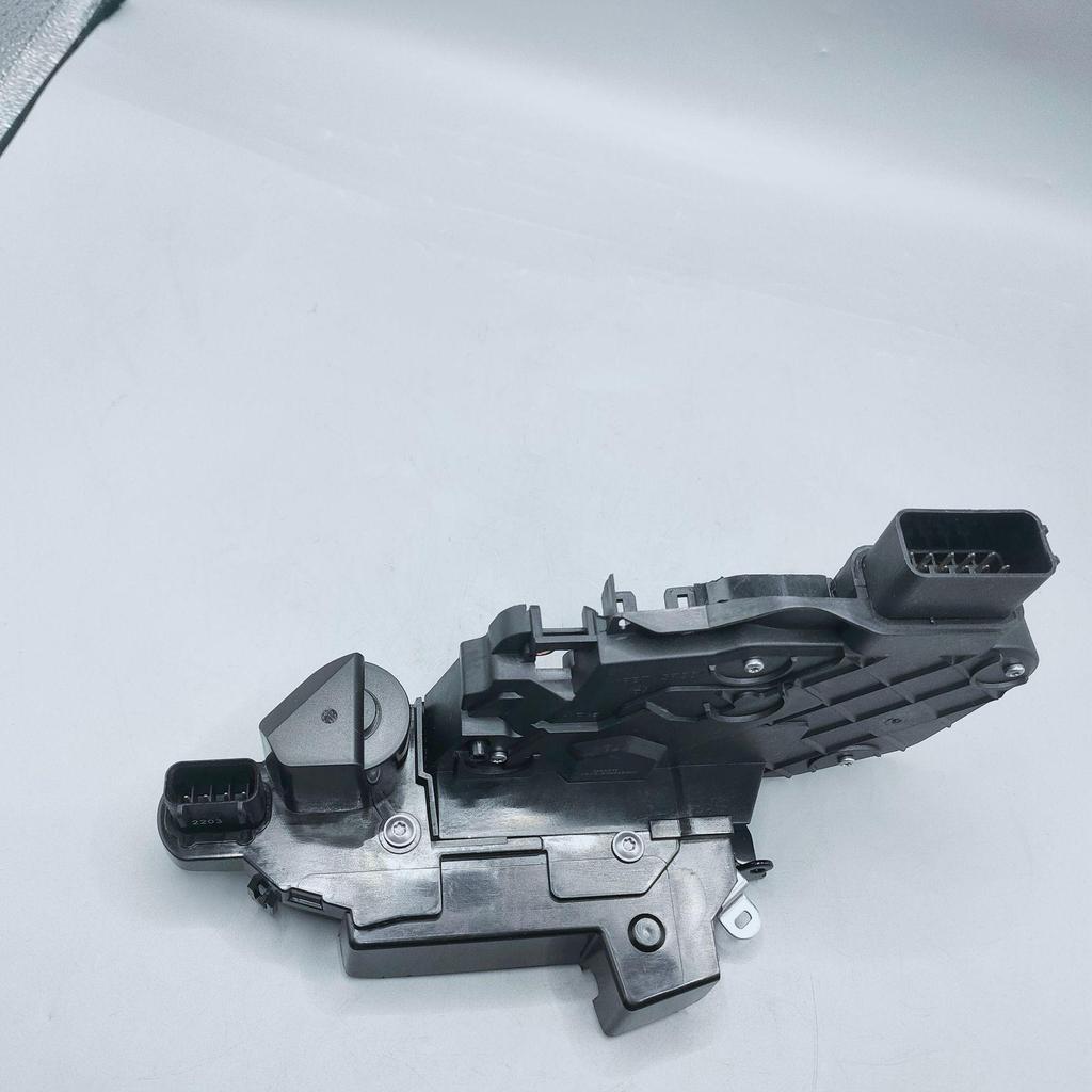 Rear Door Lock Actuator (Right) for Ford Mondeo 2008 Inductive/High Trim Model, Part 7S71A26412GB.