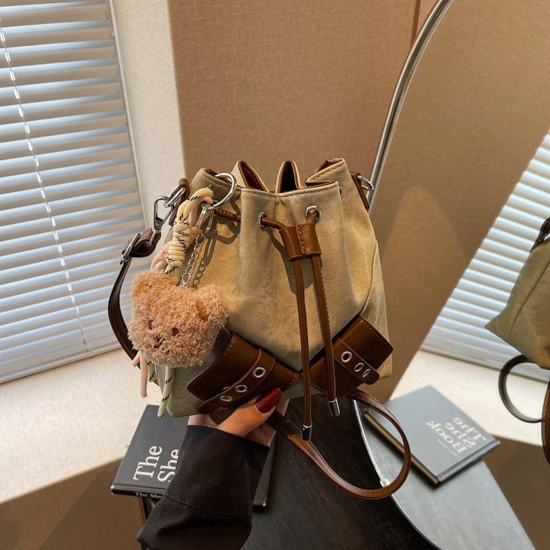 Retro small bag women's summer new fashion niche messenger bag is now popular bucket bag