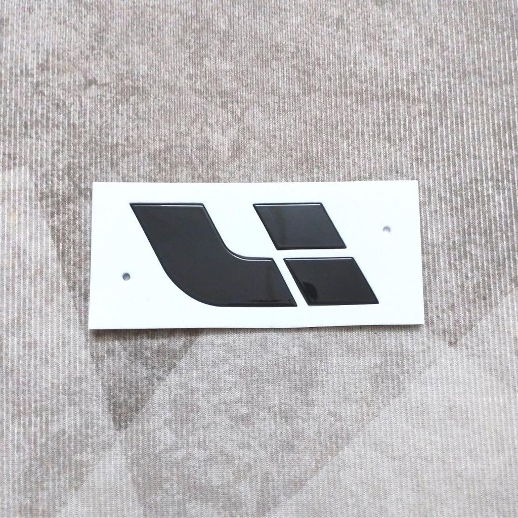 Ideal L9 L8 L7 L6 front hood logo is bright black, rear logo is pasted with tailgate lettering, original factory bright black