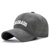A Big-headed Letter Cap with A Soft Top That Highlights The Face and A Small Ducky-tongued Baseball Cap