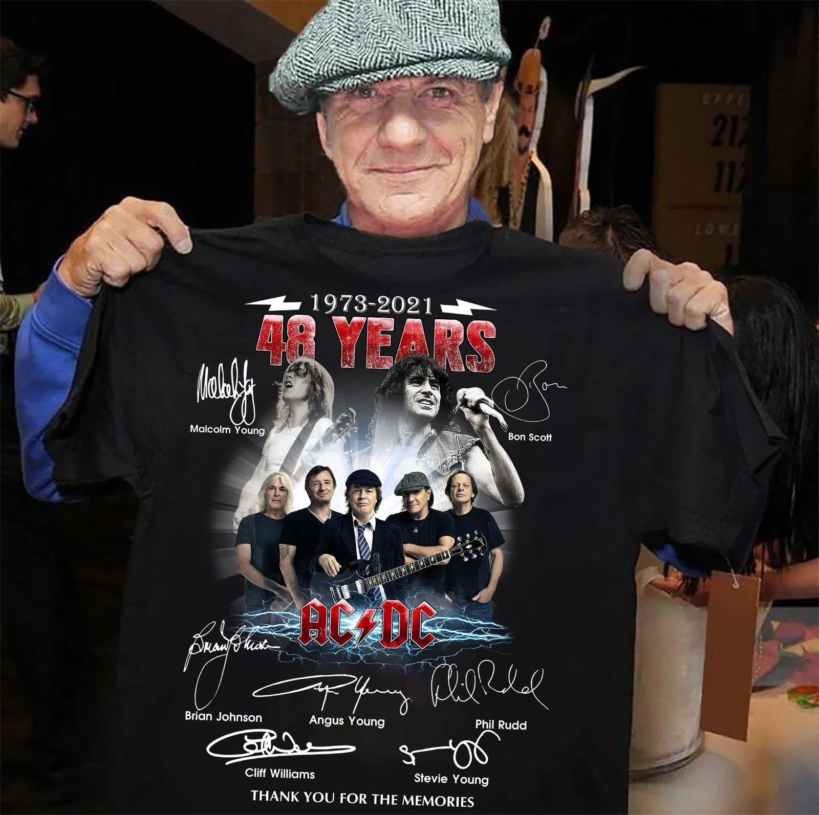 

AC /DC 48 лет Годовщина Прошлое и настоящее Члены Унисекс Футболка S-5XL Черный
