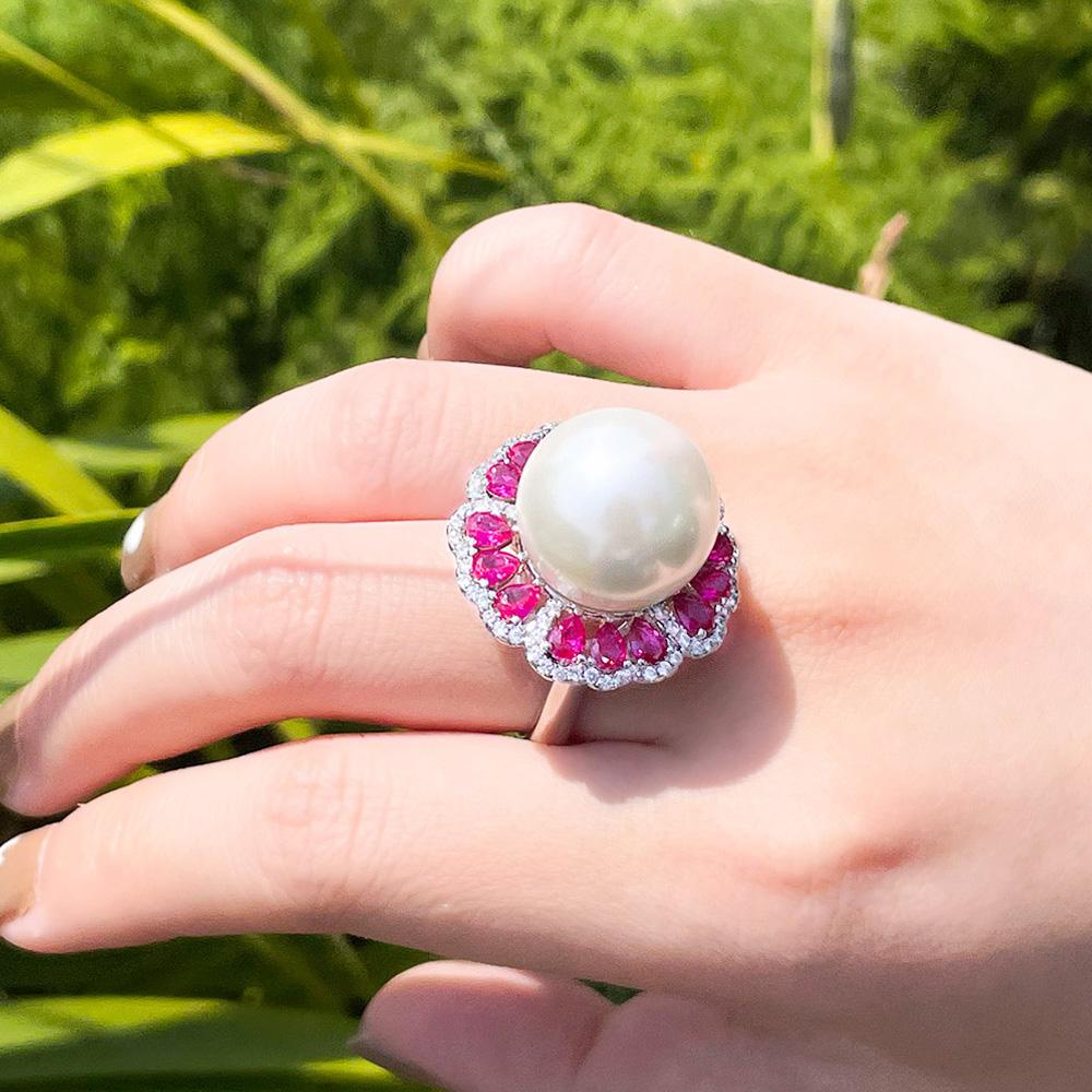 CMM Jewelry Wunderschöner schicker roter Zirkonia-Blume-Ring, rund, klobig, groß, verstellbar, künstlicher Perlenring für Frauen, Party-Schmuck