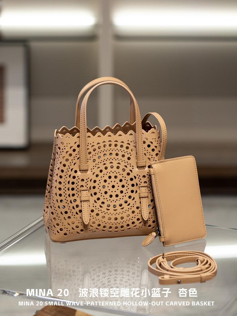 2025 New Arrival Small Cowhide Medium-sized Single Leather Strap Cross-body Bag With Adjustable Shoulder Strap Womens Bag