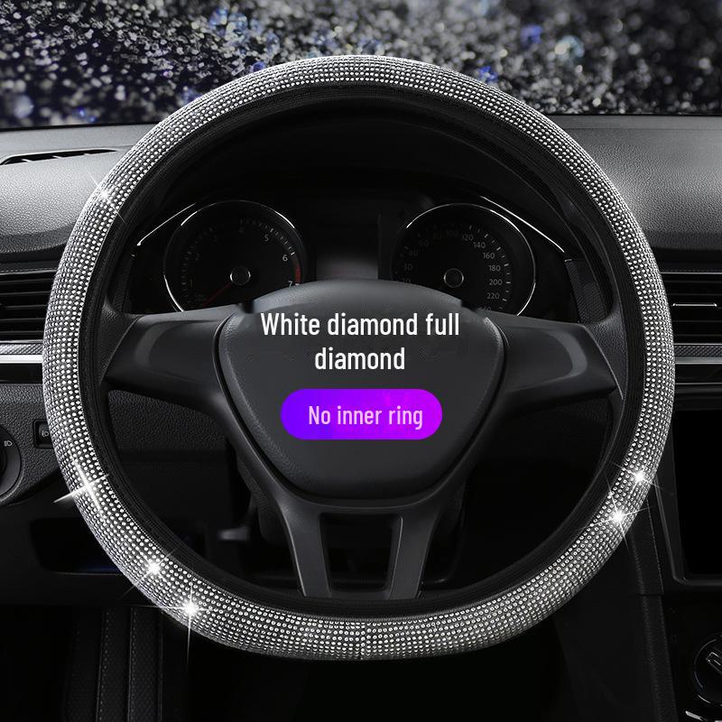 

Стильный комплект чехлов на рулевое колесо автомобиля с бриллиантовой отделкой, накладкой на подлокотник и чехлом на рычаг переключения передач. 38cm
