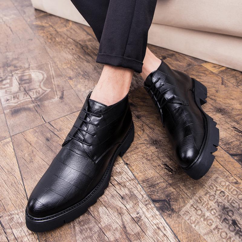 Men's High-Top British Style Leather Brogue Boots with Thick Sole and Height-Enhancing Pointed Toe.