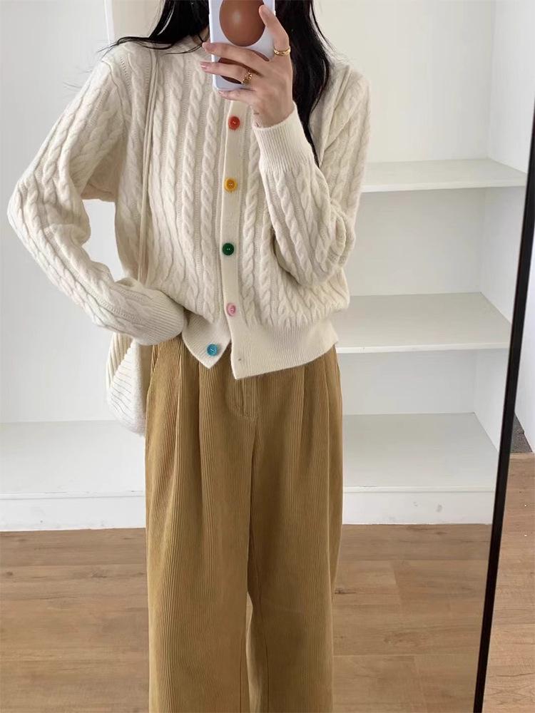 Women's Retro Cable Knit Cardigan: Soft, Warm, Round Neck, with Buttons - Casual Korean Style for Autumn/Winter.