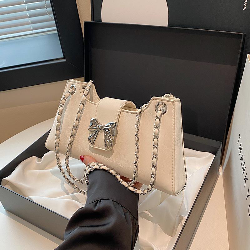 

Летняя сумка-багет с бантом женская 2025 новая милая популярная наплечная сумка с цепочкой сумка-мессенджер белый