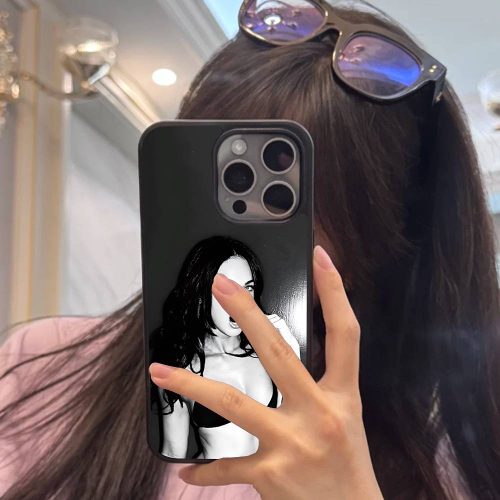Schauspielerin M-Megan Fox Modell Handyhülle Für IPhone 17 16 15 14 13 Plus 12 11 Pro Max PC+TPU Hüllen Rückseite