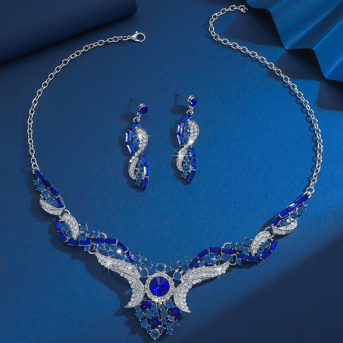 

Heavy Industry Alloy Ocean Colored Necklace Earring Set Suitable for Girls Beach Vacation, Beach Photography