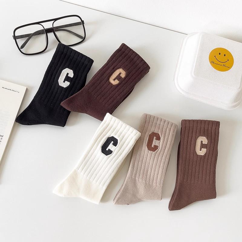 C Letter Women's Pure Cotton Breathable Mid-Calf Socks with Vertical Stripes - Slimming and Versatile Design