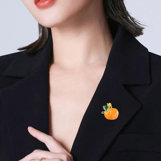 Brooch Enamel Painted Small Pumpkin Autumn Style Brooch Full Glaze Vivid Color Anti-Exposure Pin Bags Coats Scarves Badge Outfit Accessory