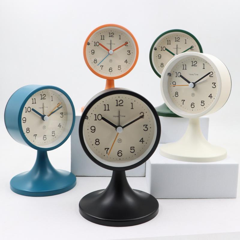 New Round Metal Table Clock, Simple Design, Suitable for Living Rooms, Studies, and Bedrooms, Suitable as a Silent Alarm Clock for Students