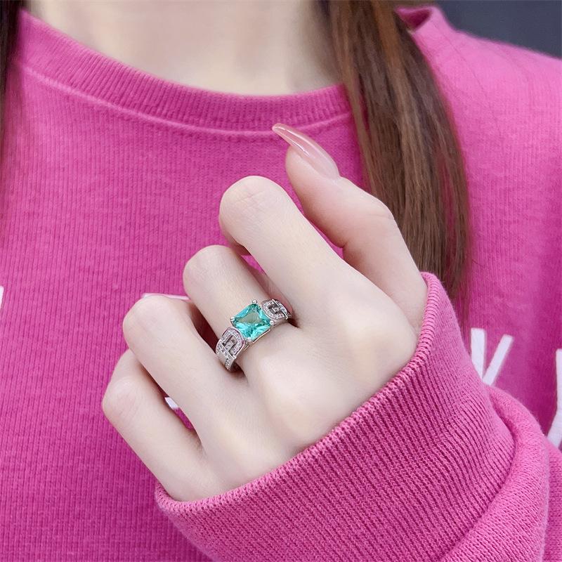 Elegant Adjustable Vintage Emerald Ring with Square Zircon and Full Diamonds - Luxurious and Fashionable for Women Adjustable Open Size