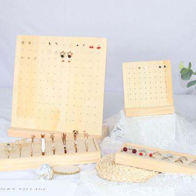 Schmuckherstellung – Verpackung & Präsentation von Schmuck