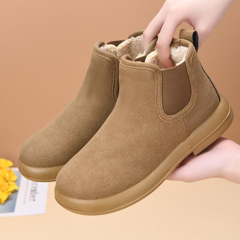 Processing custom foreign trade winter velvet women's cotton shoes warm mother shoes flat short boots non-slip snow boots