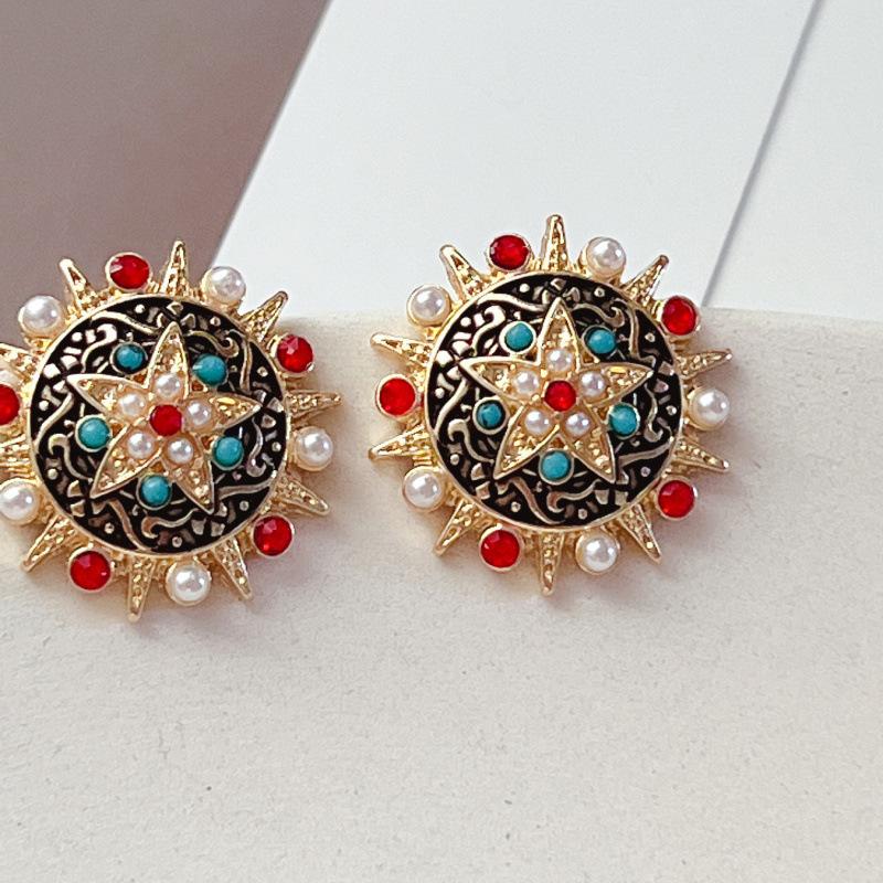 

Стильные винтажные серьги в стиле вестерн в средневековом стиле, рельефная брошь в богемном стиле