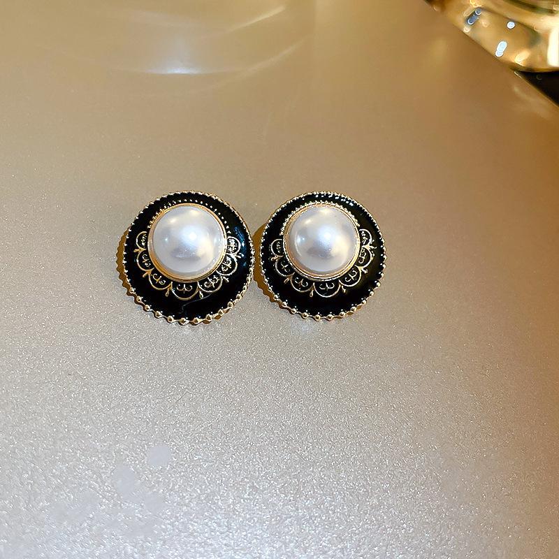 Silver Needle Luxury Zircon Flower & Butterfly Pearl Earrings - High-End French Retro Autumn/Winter Style