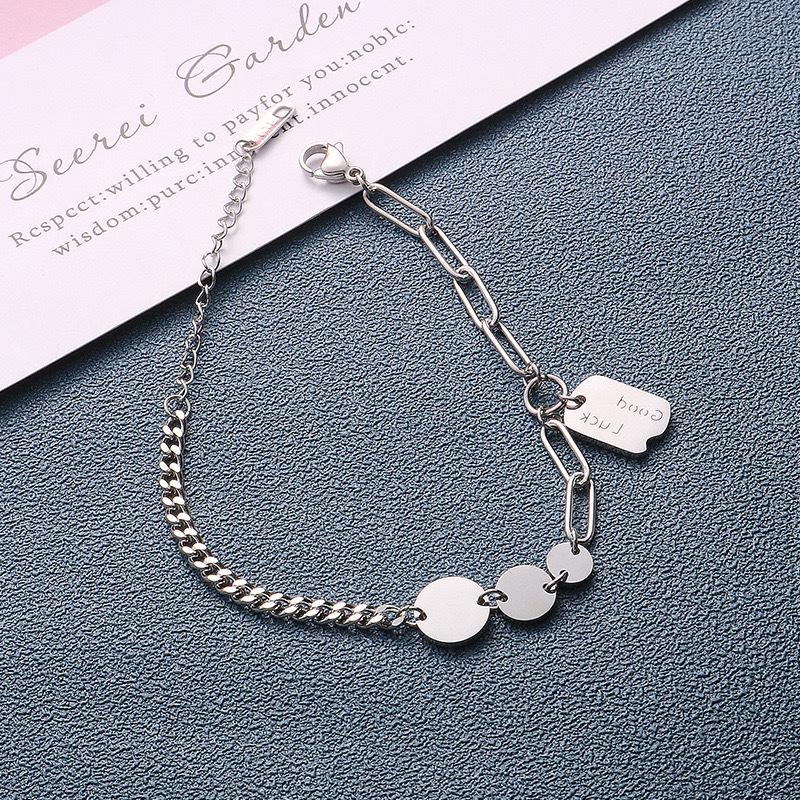 

Lucky Tag Patchwork Irregular Style Bracelet - Niche Design, Neutral and Simple Wristband