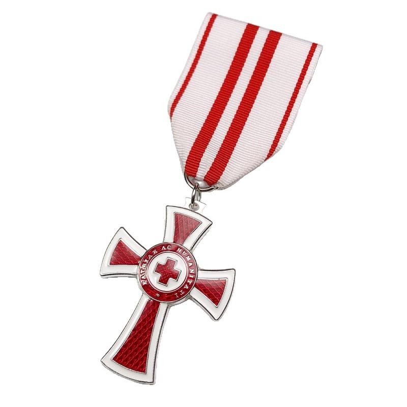 Emblemat Austriacko-Węgierskiego Czerwonego Krzyża, europejski i amerykański wisiorek krzyżowy, biżuteria posrebrzana, medal niemiecki, prezent świąteczny, wypełniacze do pończoch