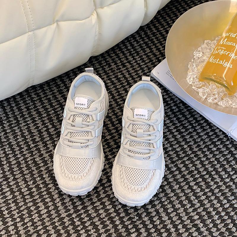 Dicksohlige deutsche Trainingsschuhe mit Innenhöhenerhöhung, leichte Sommer-Neuheit 2025, kleine Mesh-atmungsaktive Schuhe, Damen-Sport- und Freizeitschuhe