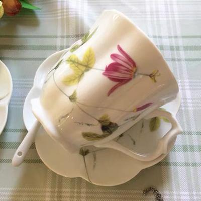 Piatto da caffè in stile inglese Set da due pezzi Classico tè pomeridiano Tazza da caffè Tazza da acqua in ceramica Tazza da latte