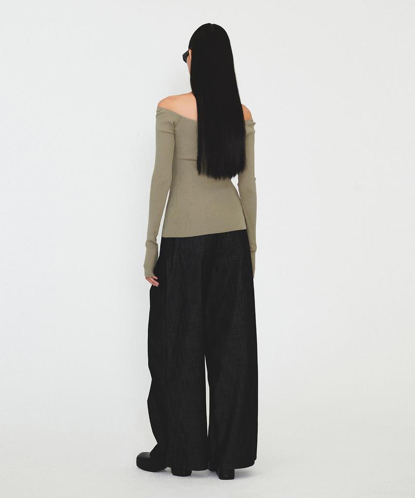 Daiaegeuneol Off Shoulder Strap Knit (Khaki)