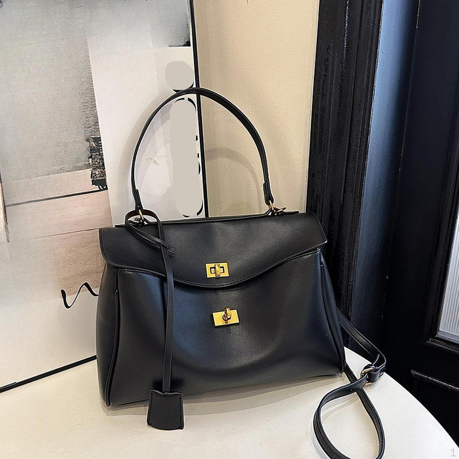 

Женская сумка через плечо для покупок на день рождения на открытом воздухе