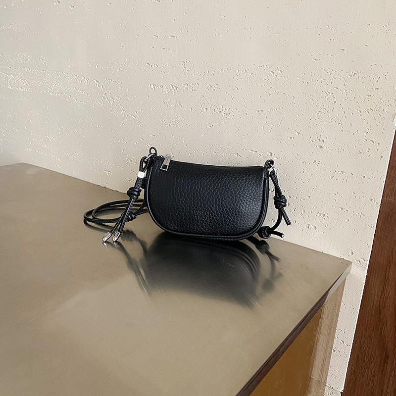 Women Mini Crescent Crossbody Bag Soft PU Leather Shoulder Bag Adjustable Strap Small Underarm Purse Casual Fashion Zipper Handbag