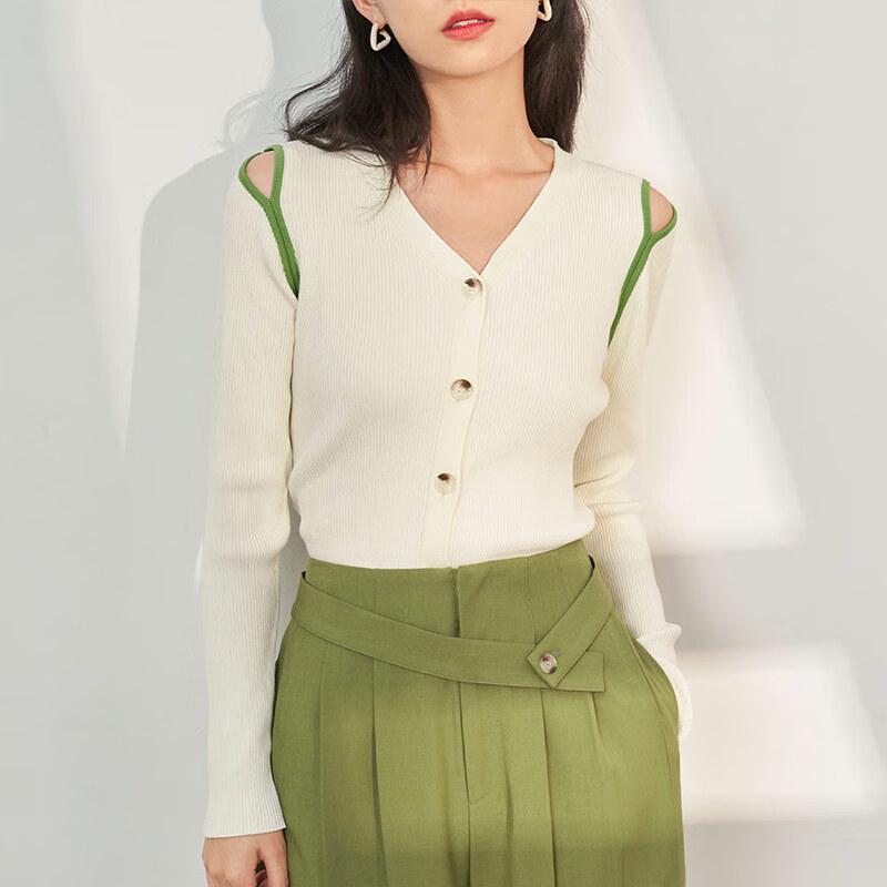 

Women s V-Neck Knit Cardigan L