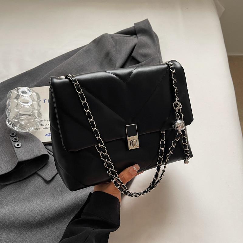 Trendy Vintage Underarm Handbag Sophisticated Small Shoulder Bag For Fashion Lovers Black