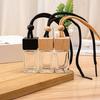 1 sztuka Zapachowy Odświeżacz Powietrza Aromat Perfumy Butelka Ornament Wisiorek Kwadratowa Nakrętka Pusta Butelka Samochodowy Dyfuzor Olejków Eterycznych