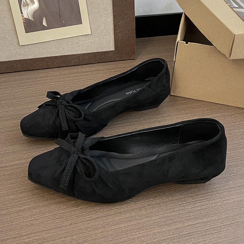 

Versatile but not tired, foot slope heel Mary Jane shoes 2025 new suede retro fairy style commuter night and evening single shoes woman 40