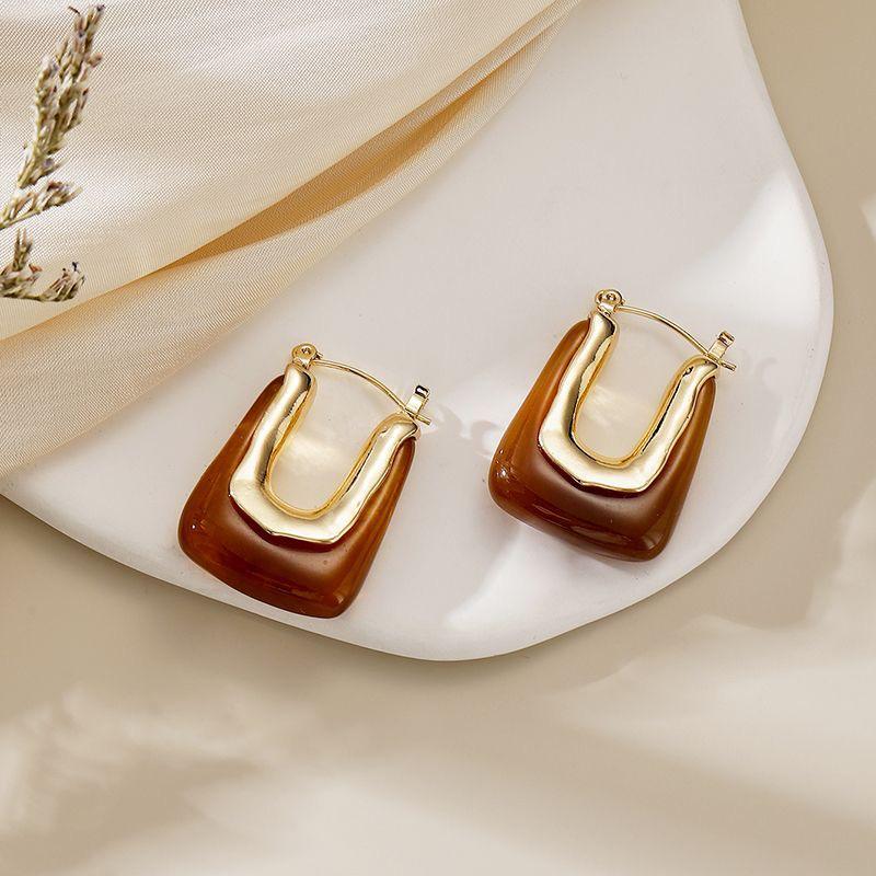 European Retro U-Shaped Stud Earrings - Elegant French Maillard Style