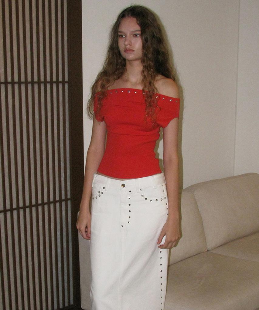 PARTIMENTO WOMEN Studded Off-Shoulder Knit Top_Red