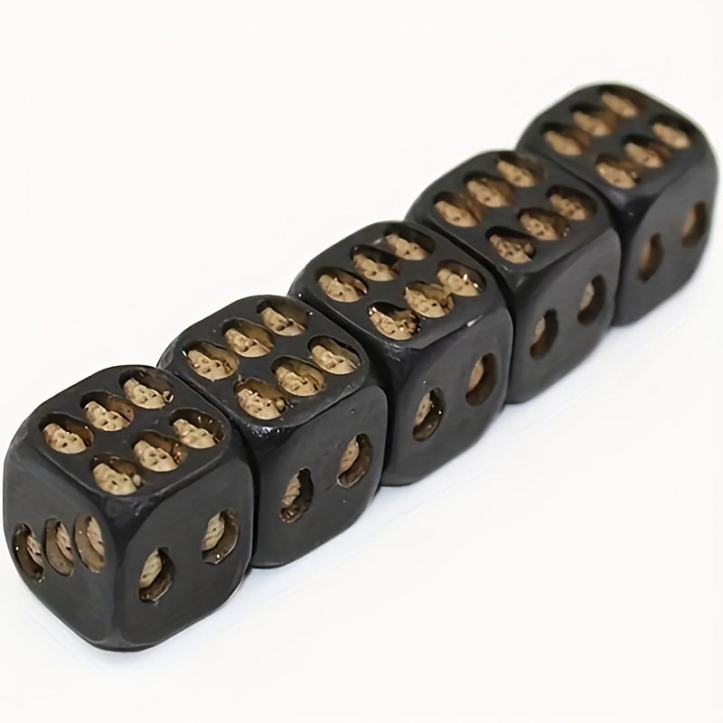 5pcs Gothic Skull Dice Black And Golden Resin Six-Sided D6 Dice with Skull Face Capsules for Durable Tabletop Role-Playing Games