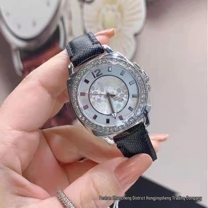 

Ретро Мода Кварцевые Кожаные Женские Часы с Бриллиантовым Кольцом серебряный