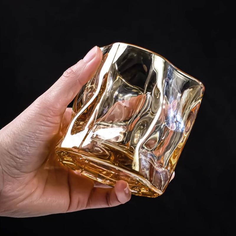 2 szt. 280 ml Bursztynowy Kolor Zestaw Kieliszków do Wina Nierówny Skręcony Kieliszek Restauracja Kreatywne Przybory do Wina Kieliszki do Whiskey Koktajli Naczynia do Napojów