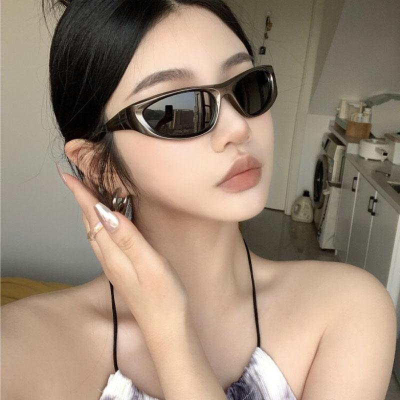 Vintage Retro Sunglasses Women Punk Stylish UV Protection Cool Sun Glasses Bicycling Performance Female Eyewear