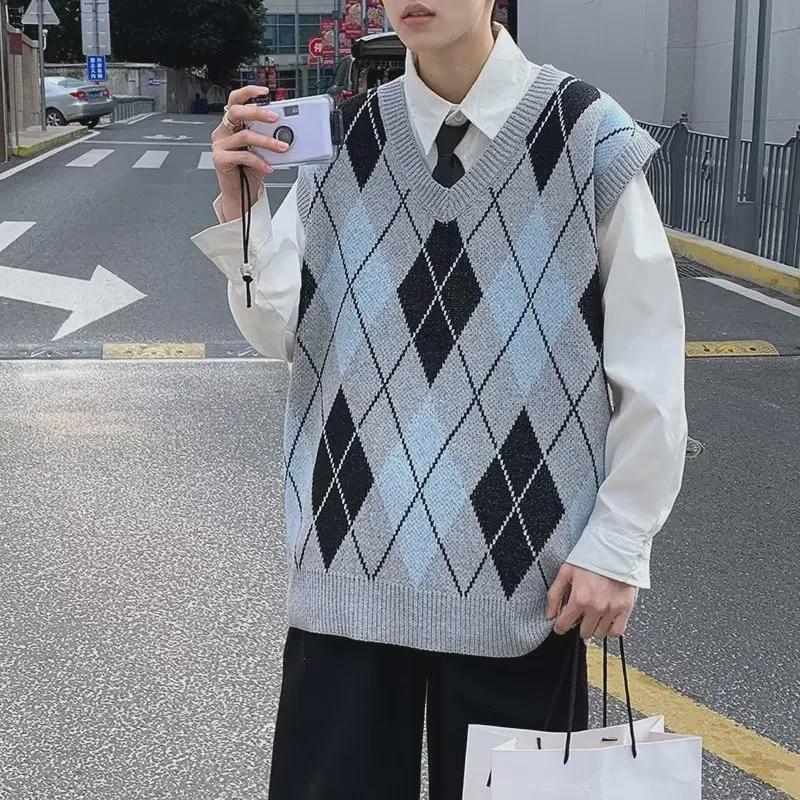 Men's Retro Diamond Check Knitted Waistcoat: 2023 Spring/Autumn Pullover Vest