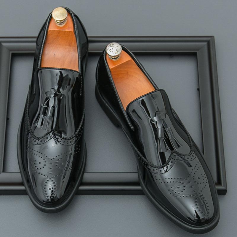 Trend Luxury New Designer Charm Tassels Gold Patent Leather Loafer Shoes For Men Casual Formal Dress Footwear Zapatos Hombre