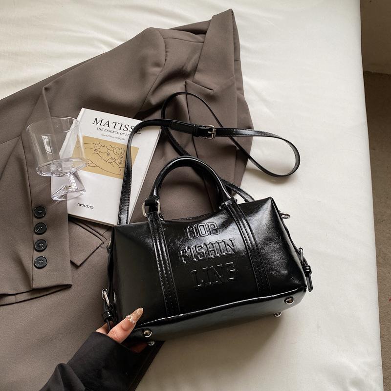 

Popular bags women s spring and summer new versatile messenger bags simple portable pillow bags