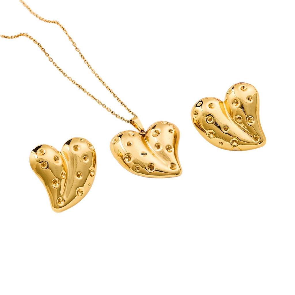 Elegant Women's Luxury Heart Pendant Necklace Set - Stainless Steel Chain