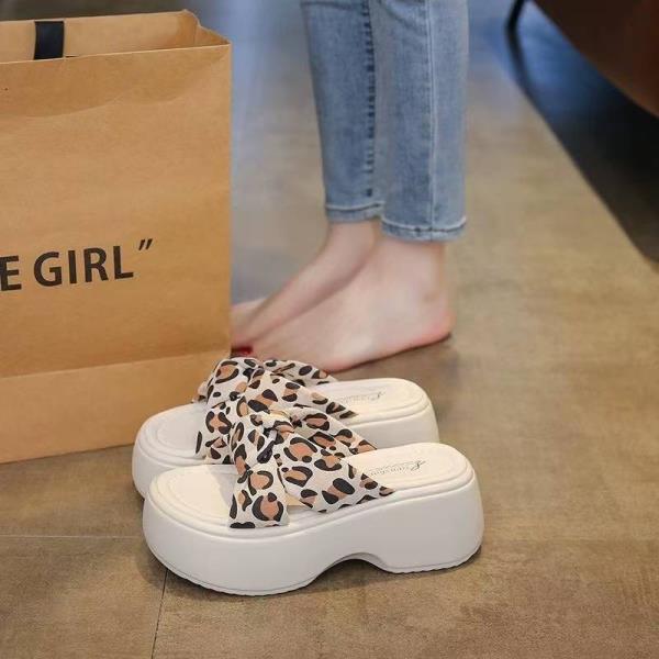 Fashion Female Shoes Womens Slippers Outdoor Slides Platform 2025 Shoes Woman 2025 House Slippers Platform Pantofle New